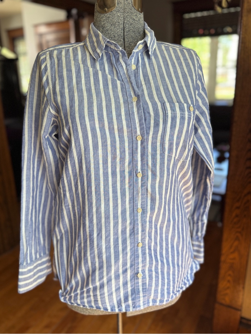 J Crew Linen Cotton Striped Button Down Shirt in EUC Blue White Crisp Sz 10
